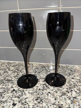 Sleek Black Stem Wine Glasses - Set of 2